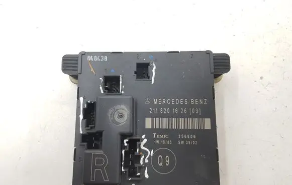 Mercedes-Benz E W211 Door control unit/module 2118201626