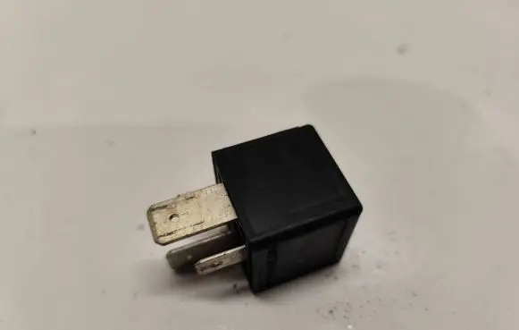 Volvo V70 Other relay 9441158 V23134J52X346