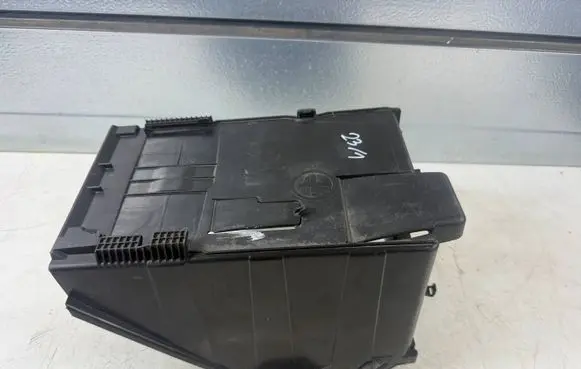 Battery box tray