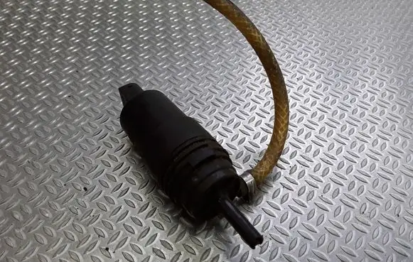 BMW 3 E46 Windscreen/windshield washer pump 61668360614