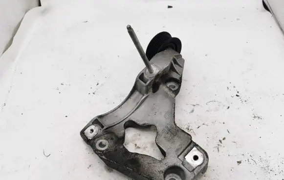 Jeep Grand Cherokee A/C compressor mount bracket VMMT0321 3310F
