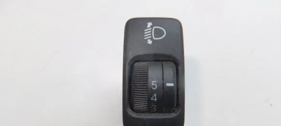 Toyota Land Cruiser (J100) Headlight level height control switch
