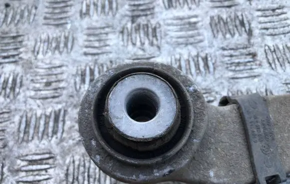 Rear upper control arm/wishbone