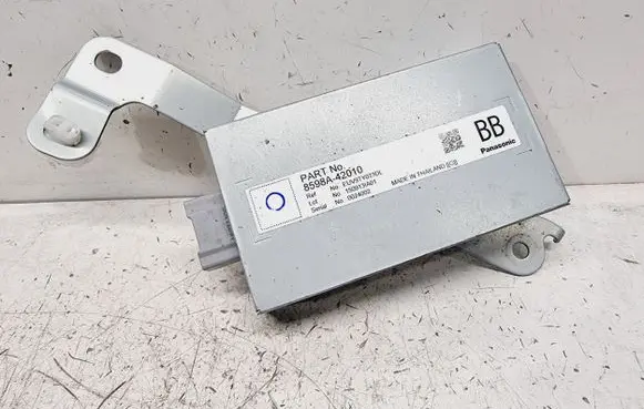 Toyota RAV 4 (XA40) Door control unit/module 8598A42010