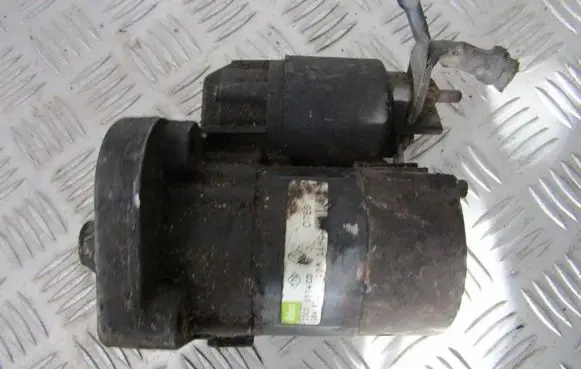 Renault Laguna I Starter motor d7e6 105119g