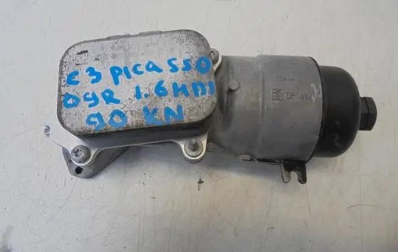 Citroen C3 Picasso Oil filter mounting bracket