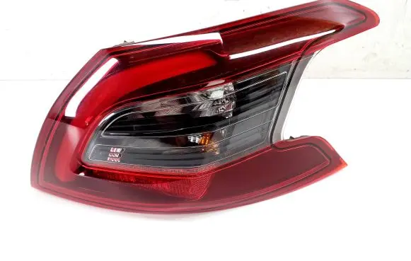 Peugeot 308 Rear/tail lights 9823728580