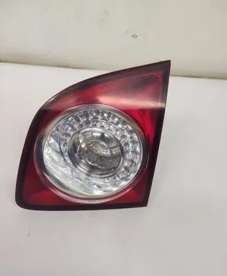 Tailgate rear/tail lights