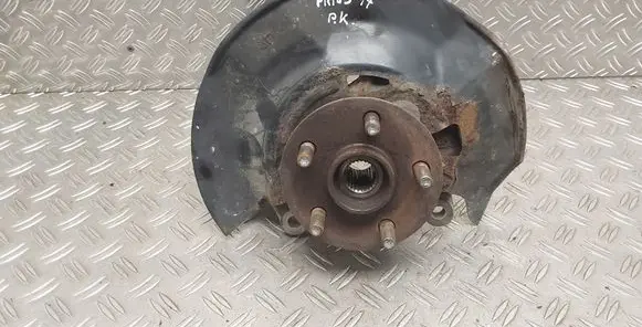 Front wheel hub