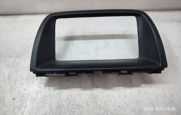 Radio/GPS head unit trim