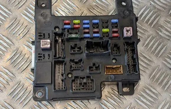 Mitsubishi Outlander Fuse module 8637A322