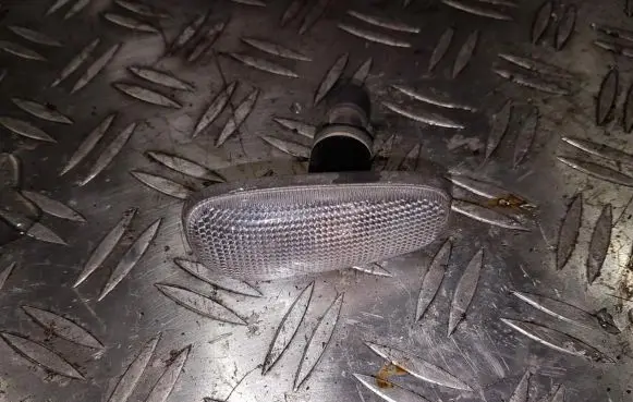 Opel Zafira A Front fender indicator light