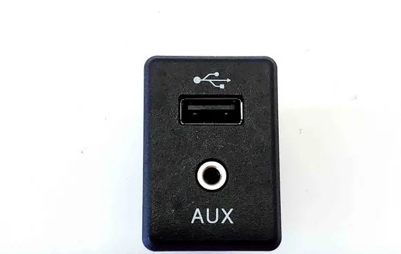 Nissan Micra K14 AUX in-socket connector 795405504
