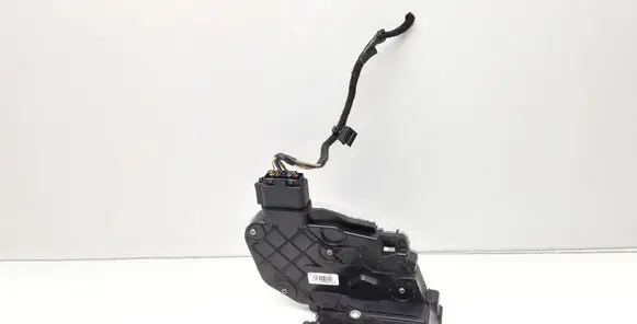 Volvo XC60 Front door lock 30799311