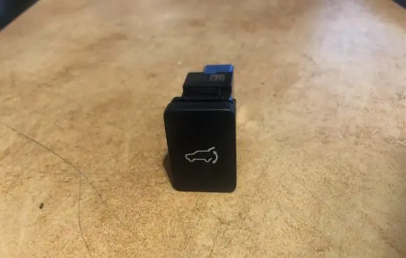 Mitsubishi Outlander Tailgate/boot open switch button 299165646