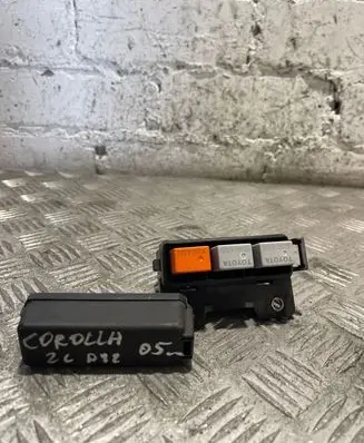 Toyota Corolla Verso E121 Fuse box set