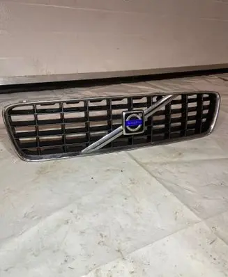Volvo S60 Front bumper upper radiator grill 9151881 9190740