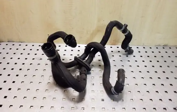 Audi A6 S6 C6 4F Engine coolant pipe/hose