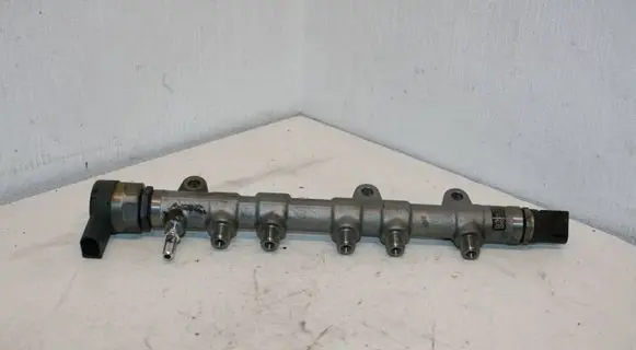 BMW 5 G30 G31 Fuel main line pipe 0445214371 857924002 0281006886