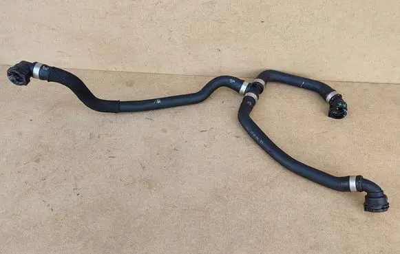 BMW 5 G30 G31 Engine coolant pipe/hose 8602602 17128602602