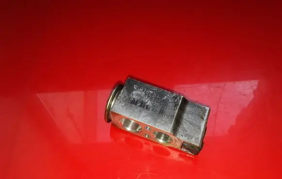 Ford Focus Air conditioning (A/C) expansion valve 5SA387B164 7J23