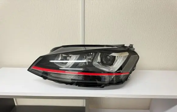 Volkswagen Golf VII Headlight/headlamp 5G1941043A 90049403