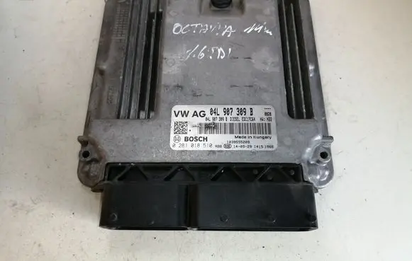 Volkswagen Golf VII Engine control unit/module 04L907309B 0281018510
