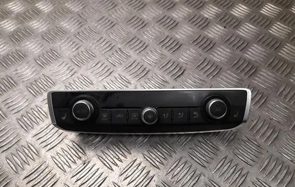 Audi A1 Climate control unit 83A820043A