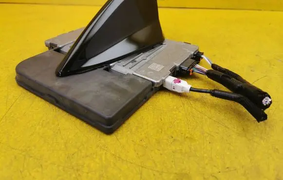 Peugeot 5008 II Radio antenna 9861636480