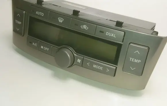 Toyota Avensis T250 Climate control unit 5590005270