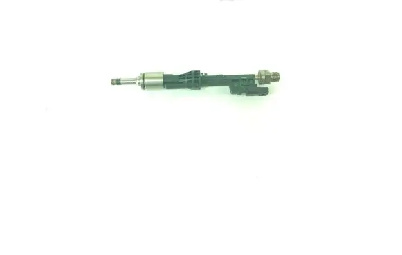 BMW X3 F25 Fuel injector 062150109 7597870