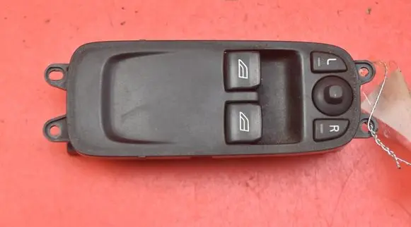 Volvo C30 Electric window control switch 30710783