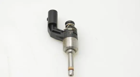 Volkswagen Golf VI Fuel injector 03C906036F