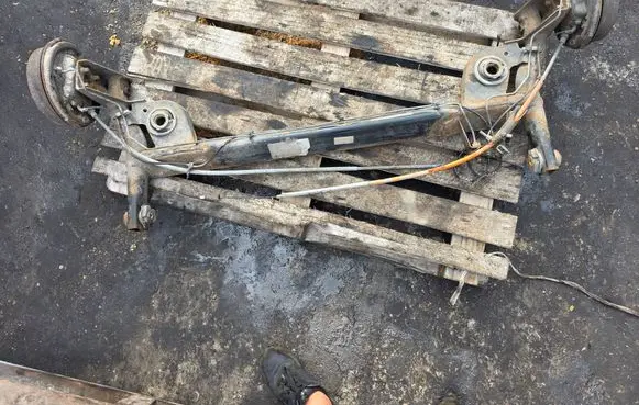 Renault Twingo II Rear subframe 