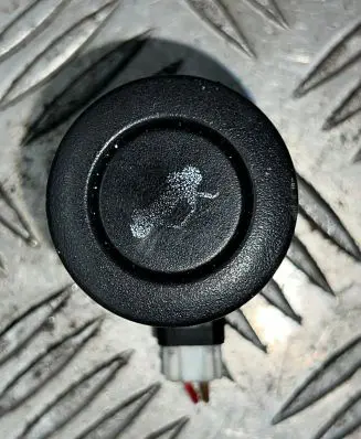 Chevrolet Aveo Tailgate/trunk/boot open switch 