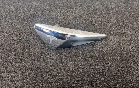 Tesla Model S Side fender camera 103434499A