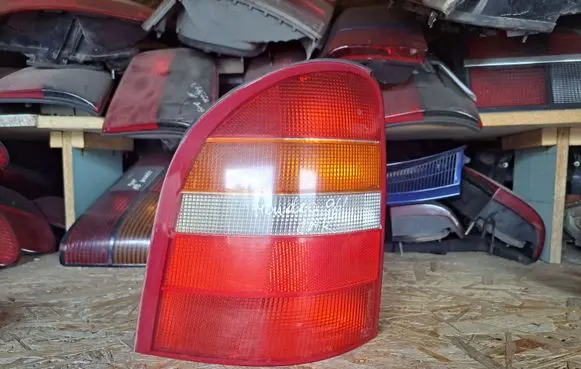 Ford Mondeo MK II Rear/tail lights 93BG13A603CD
