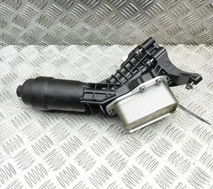 BMW 3 G20 G21 Oil filter cover 8580414 72499181