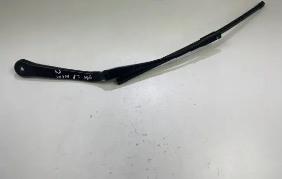 BMW 3 E90 E91 Front wiper blade arm