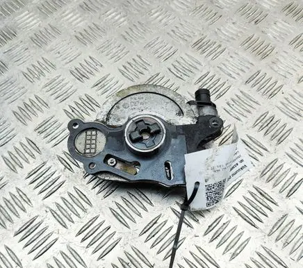 Volkswagen Jetta VI Vacuum pump 03L145207