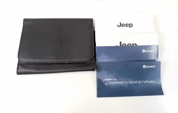 Jeep Grand Cherokee Owners service history hand book 