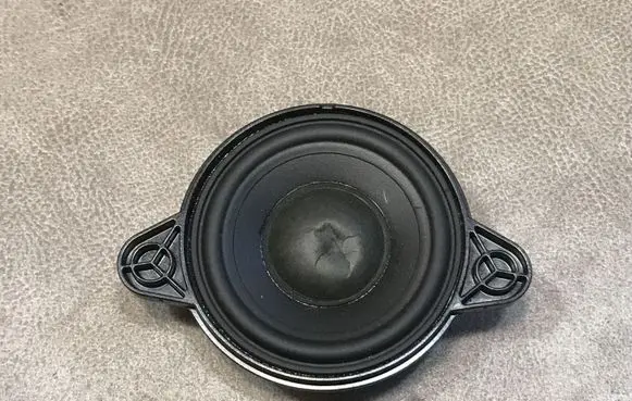Mercedes-Benz E A207 Panel speaker A1728200602