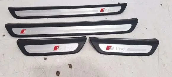 Audi Q3 8U Sill