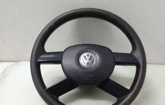 Volkswagen Golf V Steering wheel