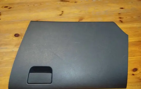 Mazda 3 II Glove box 