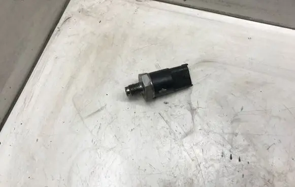 Fuel pressure sensor