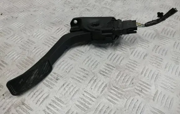 Ford Fiesta Accelerator throttle pedal 8V219F836AB C95YE04 6PV00951720