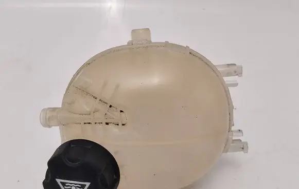 Citroen C4 III e-C4 Coolant expansion tank/reservoir 9824316180