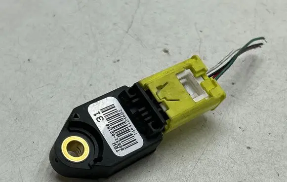 Toyota Avensis T270 Airbag deployment crash/impact sensor 8983102100 1444124602