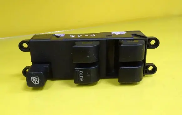 Nissan Primera Electric window control switch